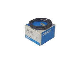 OMRON_E2ECR8C1