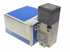 OMRON_E2QN15F351