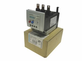 Item image for SIEMENS 3RB1 046-2EB0 in condition NEW