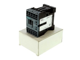 Immagine dell'articolo per SIEMENS 3RH2 131-2BB40 nella condizione NEW