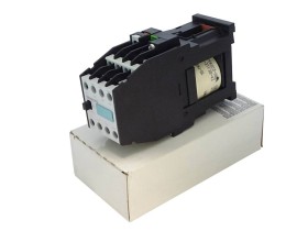 Imagen de artículo para SIEMENS 3TH4 244-0BB4 en condición NEW