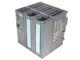 Immagine dell'articolo per SIEMENS 6AG1 313-5BG04-7AB0 nella condizione USED