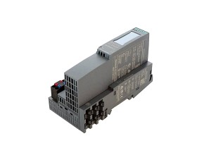 Imagen de artículo para SIEMENS 6ES7 155-6AU00-0BN0 en condición USED