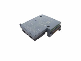 Immagine dell'articolo per SIEMENS 6ES7 193-6AF00-0AA0 nella condizione USED
